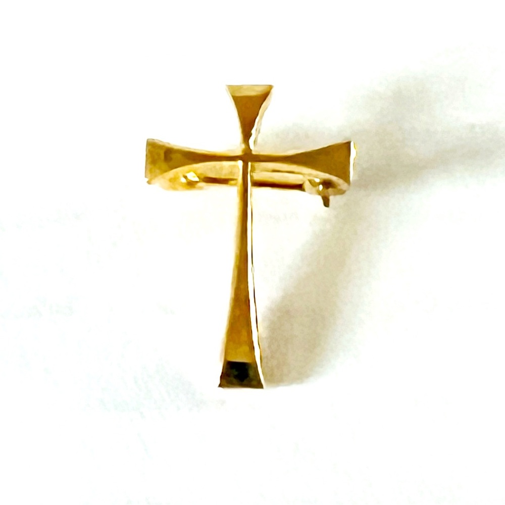 Cross Gold plated 10 K pin Brooch